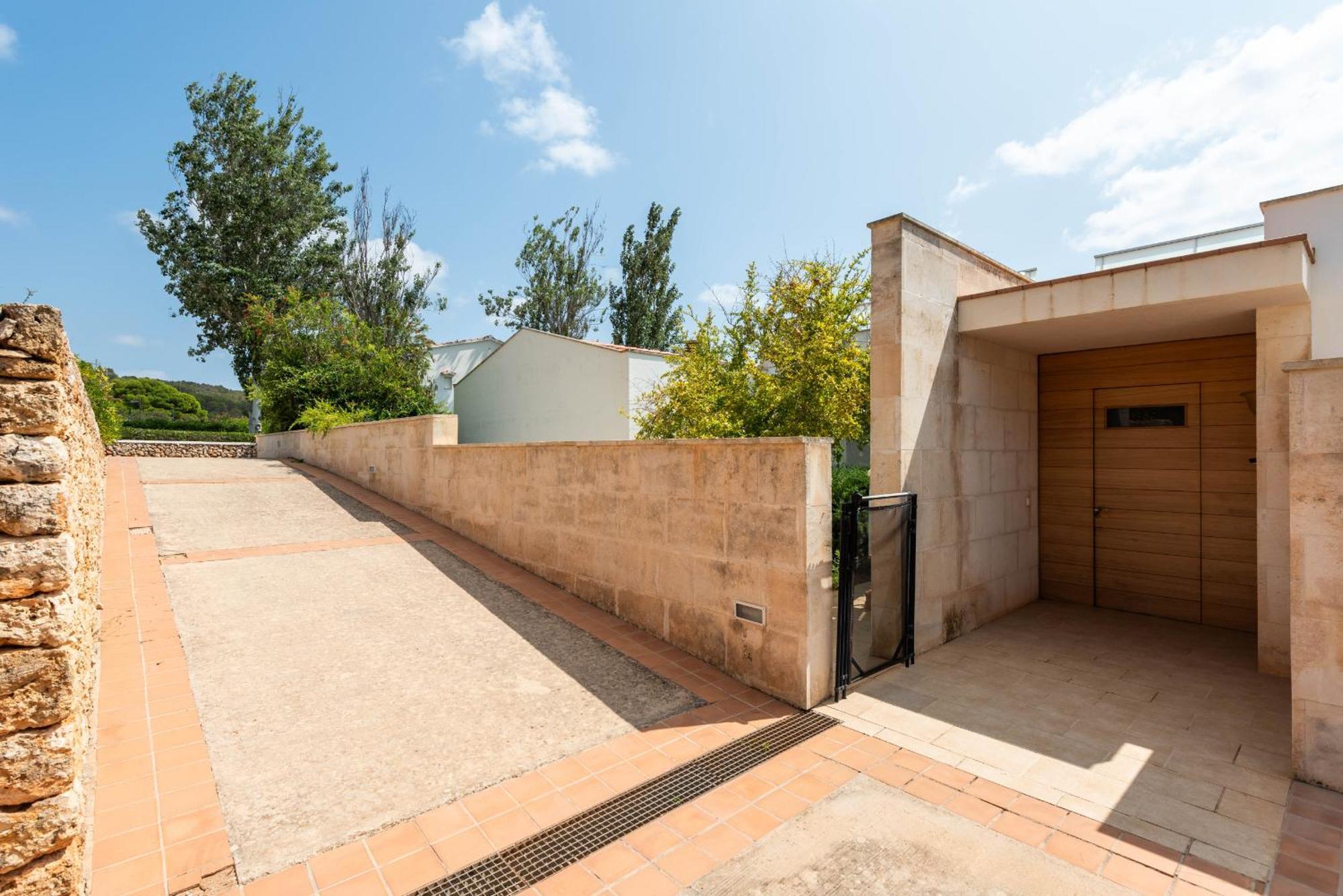 Lola * Santo Tomás